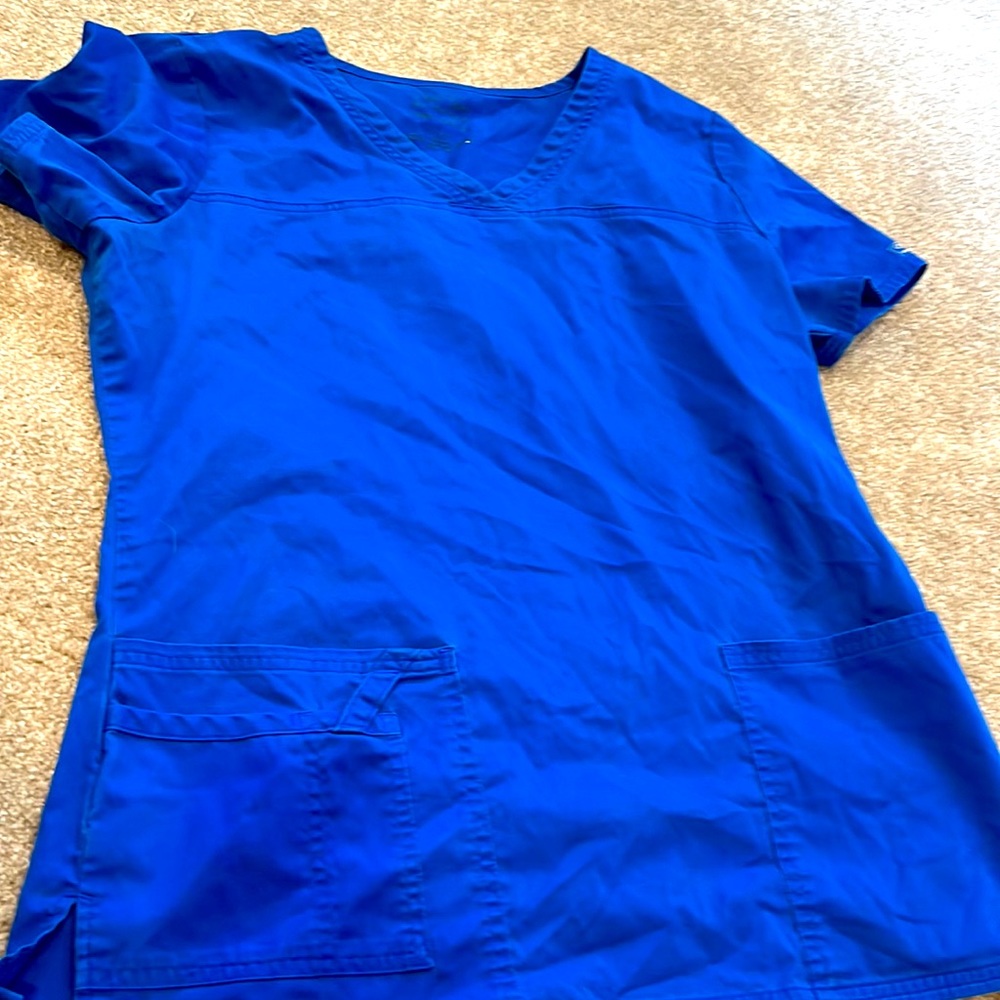 Cherokee medium scrub top